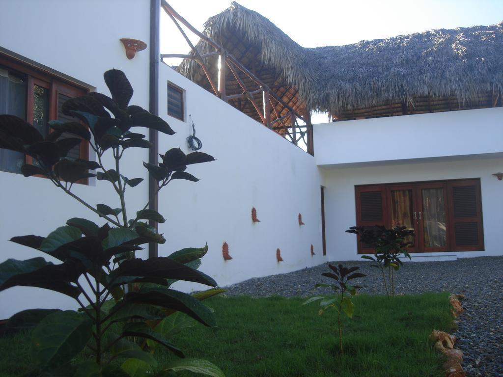 La Casa De Sergio Y Cristina Bed & Breakfast Las Terrenas Exterior photo