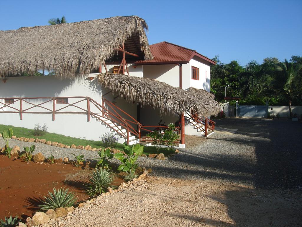 La Casa De Sergio Y Cristina Bed & Breakfast Las Terrenas Exterior photo