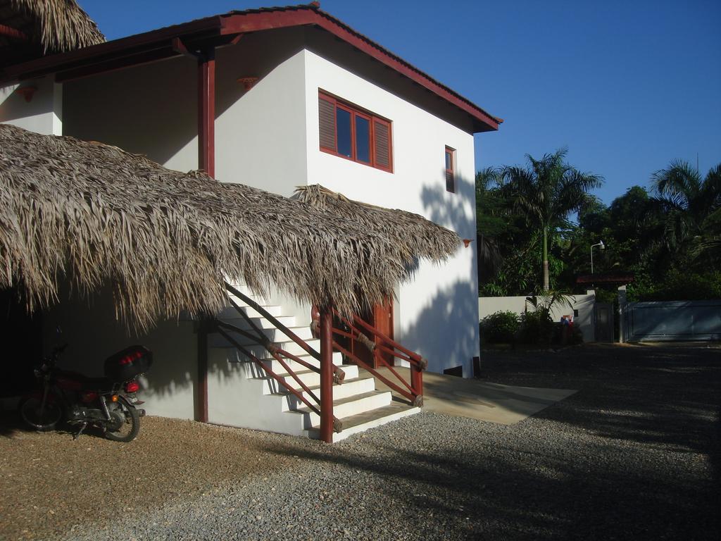 La Casa De Sergio Y Cristina Bed & Breakfast Las Terrenas Exterior photo